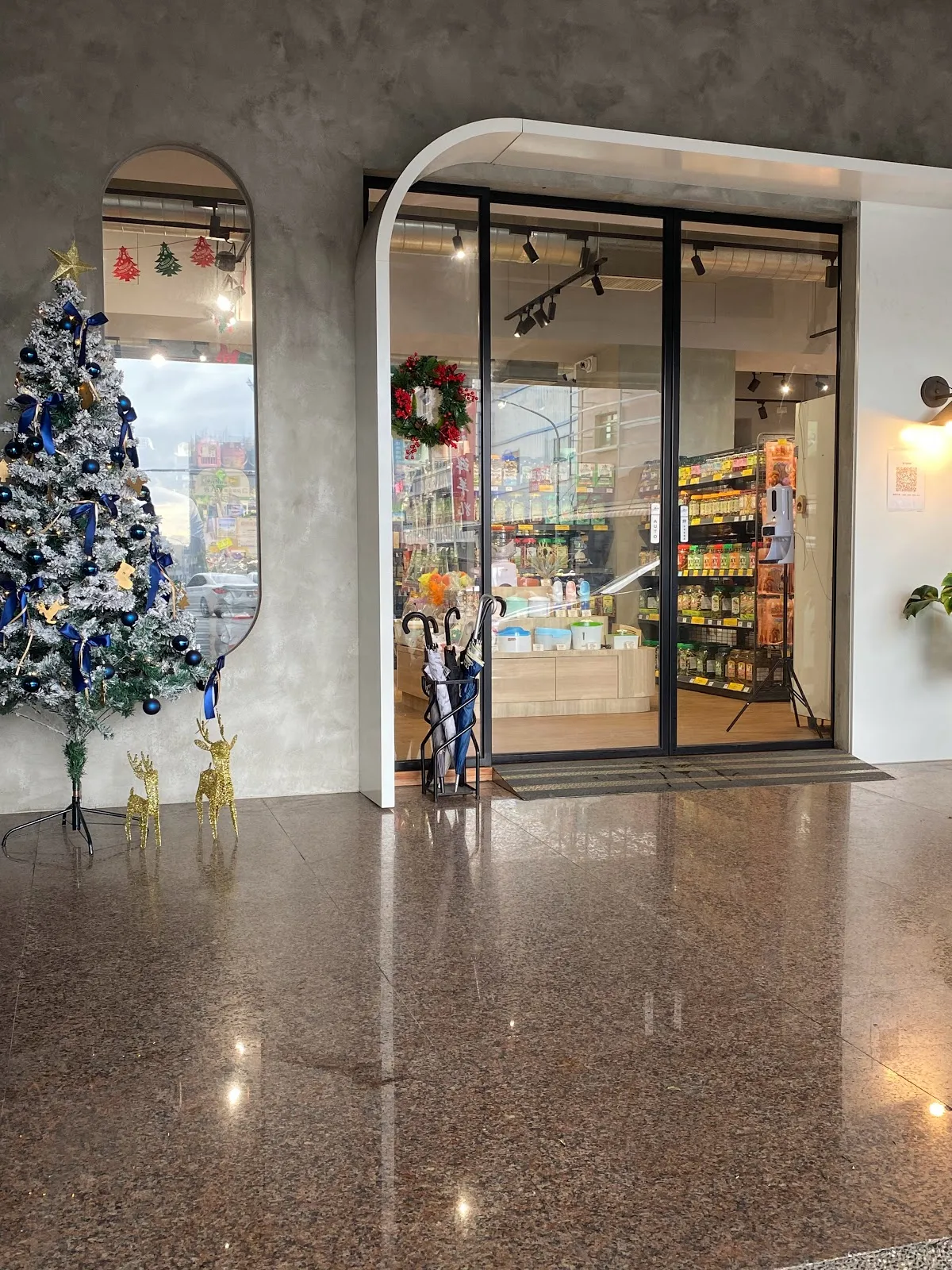 鳳甲寵物店